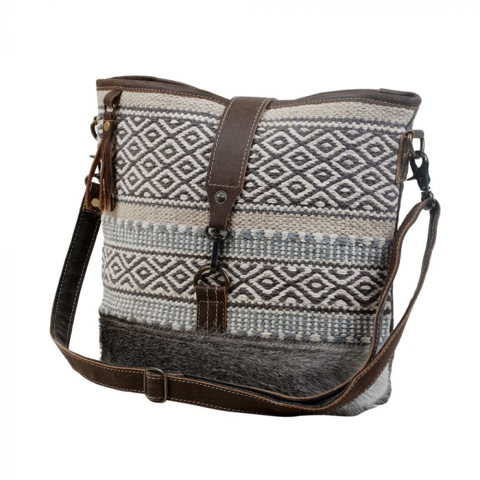 IDENTITY SHOULDER BAG